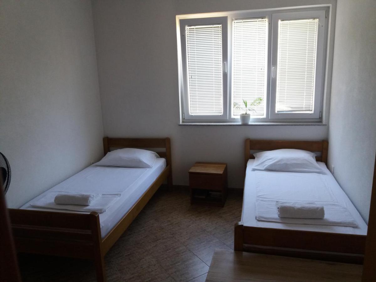 4 Bedroom Apartment In Tisno Exterior photo
